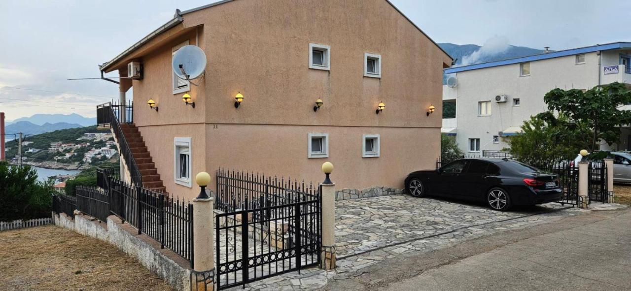 Apartmani Ljubica Утьеха Экстерьер фото